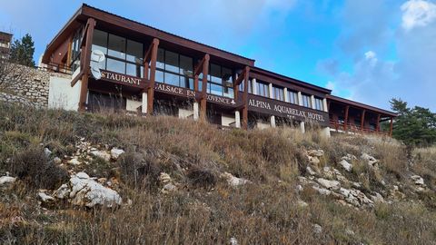 3-star hotel and spa in Gréolières Les Neiges, family hotel renovated in 2016 it is composed of 6 non-smoking rooms of 25 m2 with balcony and 4 non-smoking rooms of 18 to 20 m2 communicating as desired (2 and 2) offer a breathtaking view of the slope...