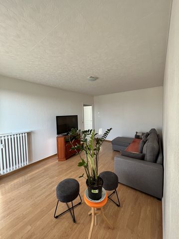 IN EXLUSIVITE at NG IMMO, we offer a type 3 apartment with an area of 58 m2 located in Annemasse close to all amenities. Come and discover this penthouse apartment, offering an entrance hall, a separate equipped kitchen with a laundry room and a brig...