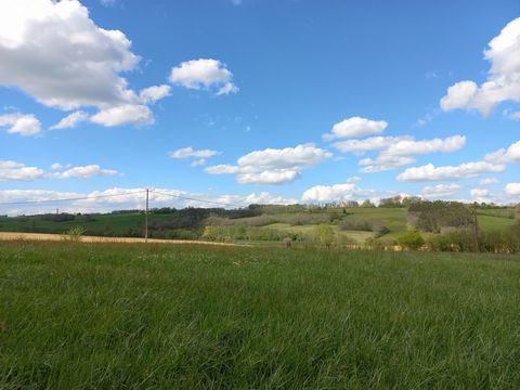 Rare! In the countryside, with a nice view of the Gers valleys, come and set up your beautiful house on this pretty plot. You will enjoy a large area of 11,750 m2 fully buildable. Provide individual sanitation. On the property line is the water and e...