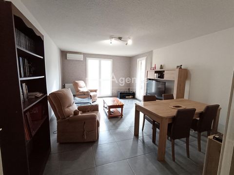 Located in Draguignan in a quiet, wooded residence, close to all amenities, this apartment with a surface area of ??72m², on the 1st floor with elevator, consists of a living/dining room of 33m² opening onto a terrace of 8m², a kitchen opening onto a...