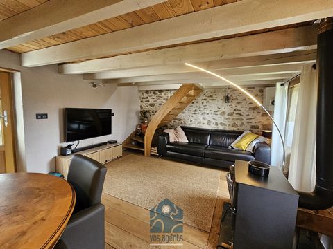 Menat // Your Agents offer you... a set of two charming houses located at the gates of nature, in a quiet hamlet, with its many outbuildings and swimming pool, on a plot of about 1300m2, about 45 minutes from Riom and 1 hour from Clermont-Ferrand. Th...