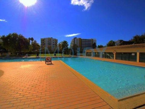 T1 with Swimming Pool, Garage, 180 meters from Praia da Rocha and Praia dos 3 Castelos. The flat consists of a large bedroom with balcony, with built-in wardrobe, full bathroom with bathtub, large living room open to the kitchen, with a large balcony...