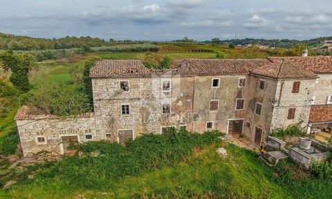 Location: Istarska županija, Vižinada, Vižinada. Istria, Vižinada, surroundings Near Vižinada and surrounded by beautiful nature and a few holiday homes, this stone complex is for renovation and is looking for a new owner. It is 10-20 minutes away fr...
