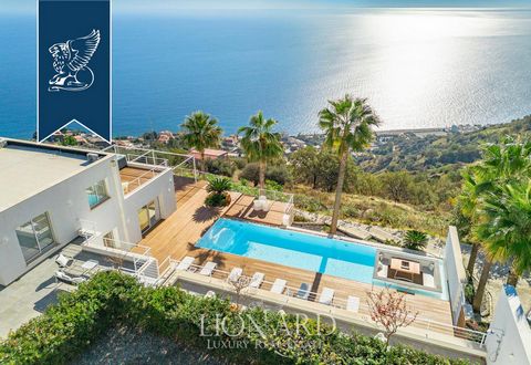 On the ionic coast of Sicily, near the picturesque resort of Taormina and the beach of Isola Bella, a magnificent Villa with the pool is sold. On the ground floor of a building with a total area of ​​250 square meters. is a spacious residential area ...