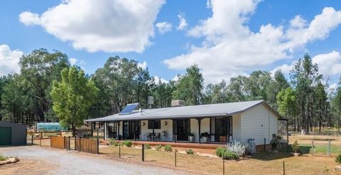 14 Cypress Pine Lane, Tamworth – This Daruka 3 acre property is a wonderful opportunity for those seeking a peaceful rural lifestyle, while still being conveniently close to town. Here's a summary of the key features: House Features: * Four bedrooms ...