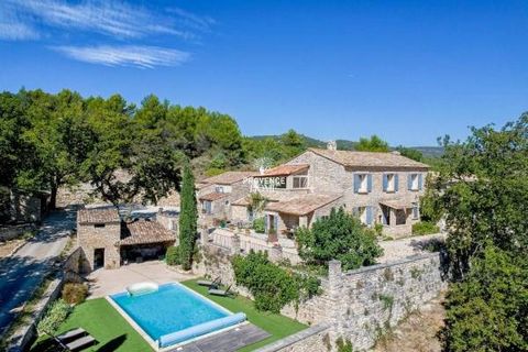 Provence Home, real estate agency, is offering to sale near Murs, a beautiful stone building and gites, overlooking the surrounding countryside. PROPERTY SURROUNDINGS In a quiet, elevated position and facing south, the property is situated between Go...