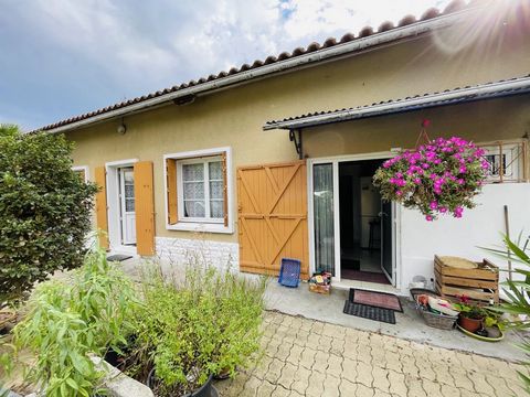 Looking for your own little piece of paradise in the South Charente? Then look no further! This delightful single-storey house is the perfect place to make your home. Nestling in the heart of a picturesque village, it offers a peaceful setting and al...
