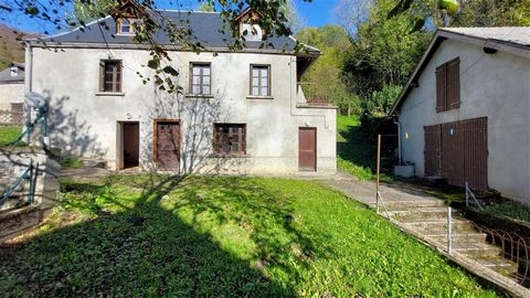 MOUNTAIN HOUSE + BARN TO RENOVATE, NEAR ASPET In a pretty village well known to Tour de France enthusiasts, stands this old house. Dominating the village and with a lovely view of the mountain. This building offers you real potential. The owner had t...