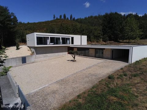 4 bedroom villa in the gerês area of modern architecture and with swimming pool This property qualifies for the Golden Visa Inserted in rural environment this property is endowed with a modern and elegant architecture that stands out for its straight...