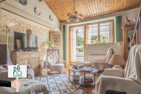 This character house from 1949 is located in the village of Saint-Michel-Mont-Mercure, just 12 km from Les Herbiers and 10 km from Puy du Fou. You will discover an exposed stone house of 126 m2 which consists on the ground floor of an entrance hall, ...