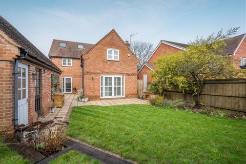 A detached five bedroom family home set in the ever popular village of Naphill which is set in the heart of the Chiltern Hills, an Area of Outstanding Natural Beauty. Sandstone Cottage is an immaculately refurbished flexible family home offering spac...