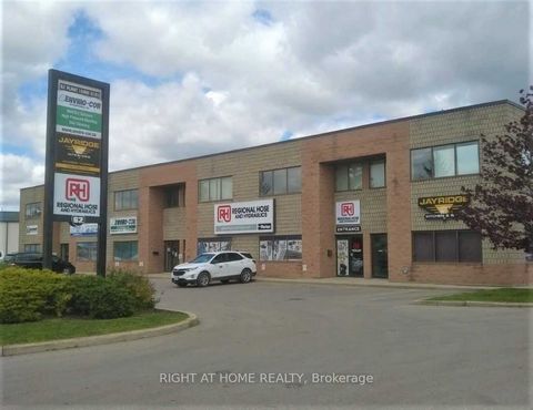 Second Floor Large Open Concept Space Suitable For : Service, General Office, Or Health Club Based Uses. M2 - 21 Zoning Allows Many Permitted Uses. 11 Foot Ceilings, Large Windows, Separate Lunchroom With Kitchenette, Mens And Womens Washrooms. Commo...