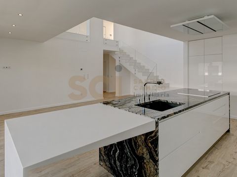 On the second floor of Block C, emerges this magnificent residence of typology T4 + 1, covering a generous useful area of 229.89 m², further enriched by the four expansive balconies that total 90.73 m². Notably, one of the balconies is equipped with ...