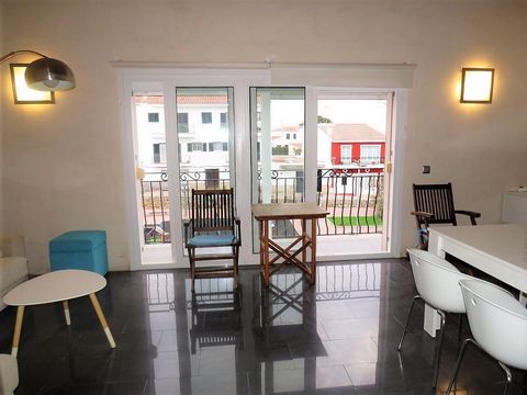 Magnificent apartment in the center of Maó/Mahón in MENORCA, A PARADISE NEARBY. Located in an imposing historic building, this home is located in a quiet pedestrian area, offering an authentic luxury experience. MENORCA IS A NEARBY PARADISE. Located ...