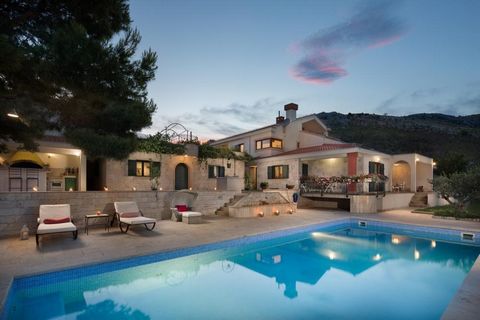 Unique Mediterranean estate with panoramic sea views! A beautiful hacienda located on 14,200 square meters, on the slopes near the town of Trogir. Fantastic panoramic views of Kaštela Bay, Solin area and Split will take your breath away. You will enj...