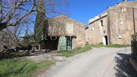 Hamlet house for sale with attractive outbuilding, near the village of Pourrières. Pourrières is a small commune on the border between the Bouches-du-Rhône and Var departments, to the east of the famous Mont Sainte-Victoire, so dear to Cézanne, and j...