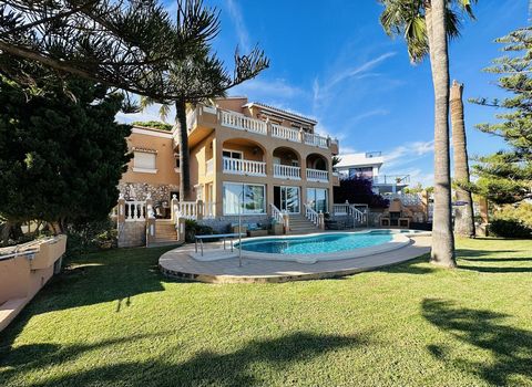 Located in Torrenueva. Detached Villa, Torrenueva, Costa del Sol. 7 Bedrooms, 5 Bathrooms Setting : Close To Sea, Close To Town. Orientation : South. Condition : Good. Pool : Private. Views : Sea, Panoramic. Features : Covered Terrace, Fitted Wardrob...