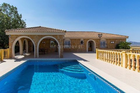 Are you looking for a prestigious villa built with high quality materials? Do you want a very spacious house with two large separate flats for family or professional use or for rental purposes and thus benefit from substantial rental income? Do you w...