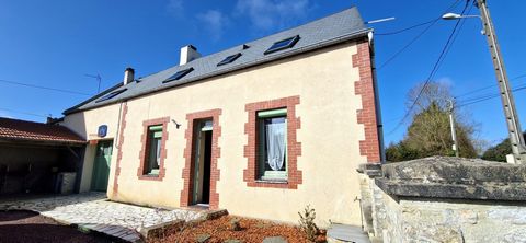 Immobilier Saint Marcouf offers you this house located 2 km from the port and the beach of GRANDCAMP-MAISY and 5km from the 4lanes. This house is composed on the ground floor of a living room with fireplace, a fitted and equipped kitchen and a shower...