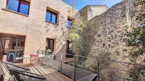 Old characterful stone house revisited by an architect in a LOFT spirit. Exposed wooden beams, stone walls, waxed concrete on the floor and staircase and suspended steel terrace set the tone for this functional, modern and bright building which lets ...