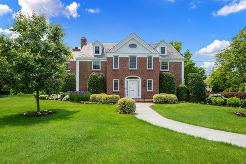 Gracious, luxurious living defines this majestic five bedroom, three and a half bath Georgian Colonial settled on a beautifully landscaped .55 acre in the heart of Orienta. The impressive center entry hall introduces a pristine interior, brimming wit...