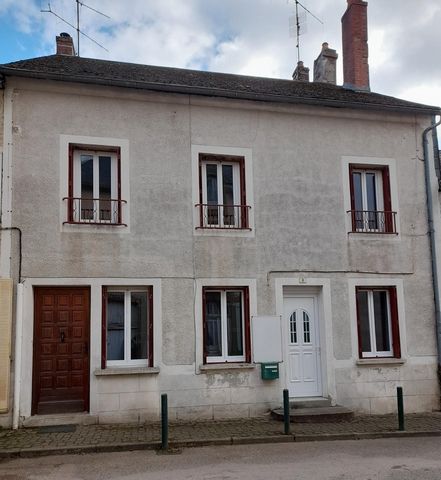 Dpt Saône et Loire (71), à vendre CUSSY EN MORVAN maison P8 de 152 m² - Terrain de 30,00 m²