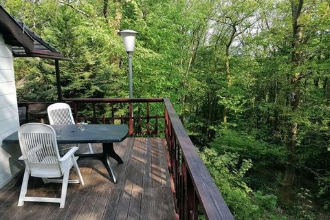 Discover Chalet Vogelzang, tucked away in the beautiful Domaine des Nobertins, a haven of peace in the heart of the natural splendour of Viroinval. Located on the edge of the French border, in the picturesque borough of Oignies-en-Thiérache, our chal...