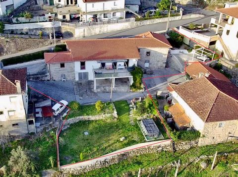 Rustic house RENOVATED in 2014 with a total area of 946.50 m² and consists of two floors. . The ground floor consists of a living and dining room, equipped kitchen, bedroom, complete bathroom and storage. . The 1st floor has a kitchen equipped with a...