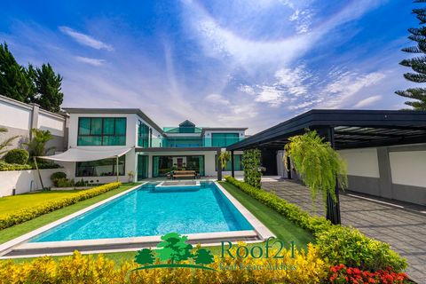 Living on the highest hill of the city with stunning day and night views. One of the most Luxurious Locations in Pattaya in the middle of the Nature that creates value that cannot be found anymore. Close to World Class golf courses, international sch...