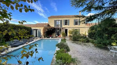 Magnificent stone town farmhouse, superbly renovated in 2015 with quality materials and a lot of taste! It now offers 245m2 of living space divided into two autonomous houses: The original Mas with 3 suites and an office (including a suite on the gro...