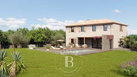 Co-agency - We are delighted to present you this wonderful investment opportunity in Valbonne. Nestled in a privileged location, this 190 sqm house offers incredible potential for those looking to create their ideal home in one of the most sought-aft...