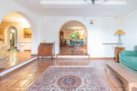 Palombara Sabina, in the Rotavello area, single-family villa of approximately 390 sqm on three levels, built in the 70's, with gardens, porticoes, panoramic terraces and surrounding land. On the ground floor a splendid hobby room used as an area for ...