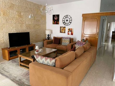 Located in Limassol. Explore this spacious and fully furnished 3-bedroom upper house available for rent in Mesa Geitonia. Situated on the second floor of a 2-storey building, this residence offers a comfortable living environment with a living room a...