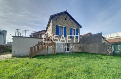 *Atypical and Spacious House in Vaux Le Pénil - Close to Melun!* Looking for an atypical and charming house near Melun? Do not search anymore! This property in Vaux Le Pénil offers nearly 300m² of living space, spread over two bright accommodations w...