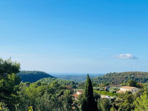 A haven of peace for this charming villa. Near the village of Tourrettes sur loup, surrounded by greenery, you will be seduced by the area, the exhibition as well as the charm of the old interior sheets. On one level, we are welcomed by a protected t...