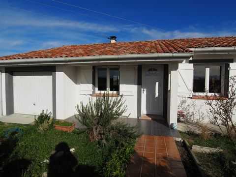 Pleasant single-storey house of about 93 m2 on a fenced garden of 1008 m2. It offers a large and very bright living room, with an open kitchen, three bedrooms with cupboards, a bathroom with double sink and bathtub, separate toilet. Plenty of storage...