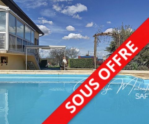 Mouchard sector in a pretty village, this house is the ideal starting point to access everything you need: buses serve nearby schools, doctors, shops of all kinds and the TGV station just 5 minutes away. Arc-et-Senans and Arbois are just 15 km away. ...