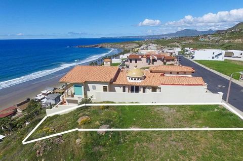 Puerta del Mar 1421 Lot Located in the beautiful, private, secure, oceanfront community of Puerta Del Mar this spectacular 360m2 bluff front lot has unobstructed panoramic views of the Baja coastline. From here you have some of the most breathtaking ...