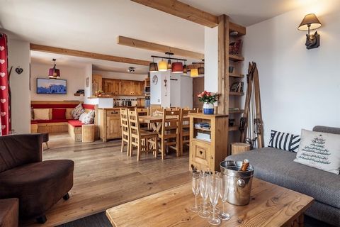 Le Chalet Grande Étoile est situé au coeur du quartier du Viel Alpe à L'Alpe d'Huez, à quelques pas des commerces, restaurants et bars du village. L'école de ski de la station, les remontées mécaniques et le centre touristique sont également à proxim...