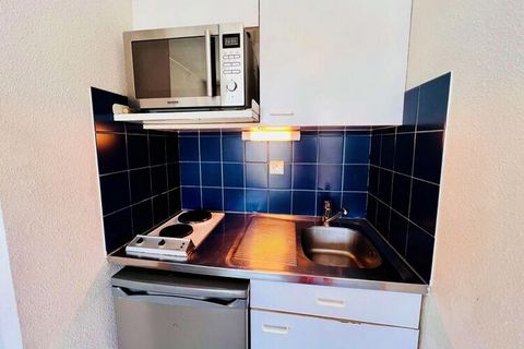 Diese angenehme 2-Zimmer-Wohnung mit Zwischengeschoss von ca. 40 m² für 4 Personen befindet sich im 2. Stock, Gebäude G, Tür Nr. 9 der Residenz mit Swimmingpool „Le Parc du Bois d'Amour“. Es besteht aus: - ein Eingang, - ein Wohnzimmer mit TV, - eine...