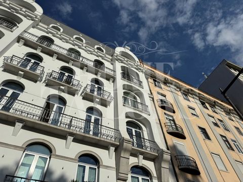 Lujoso Apartamento Dúplex de 2 Dormitorios - Condominio ''Campo Grande 200'', Lisboa Magnífico apartamento dúplex de 2 dormitorios, insertado en un exclusivo y moderno condominio en el corazón de la ciudad de Lisboa, junto al jardín de Campo Grande. ...