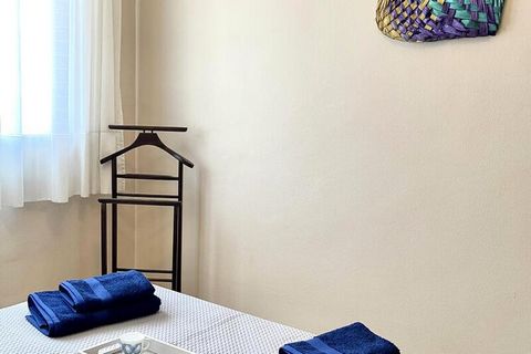 Precioso apartamento en segunda línea de mar ideal para tus vacaciones en la playa. El apartamento consta de dos habitaciones, una con cama de matrimonio de 130cm, otra con dos camas de 90cm, está climatizado, tiene wiffi (opcional 5€ al día), cocina...