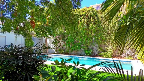 Welcome to Hidden Oasis a stunning property with a hidden garden located just three blocks from the iconic Malec n in Esterito. This recently remodeled gem sits on a great 400 m2 lot with 167 m2 of construction. You will feel like you are walking int...