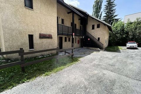 De residentie Clos de L'Etoile is een bezoek aan de entree van Monêtier les Bains, Serre Chevalier 1500. Proche de l'office de Tourisme, de televisiecabine en het vertrek van de navettes. Ce studio omvat: - een muntenkabinet met superposities (2x 80c...