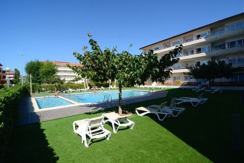 Benvingut al nostre modern apartament d'1 dormitori, decorat amb gust, a Estartit, on pots allotjar còmodament fins a 4 persones en els seus acollidors 32 metres quadrats. Aquest encantador allotjament ofereix vistes a la piscina i està convenientmen...