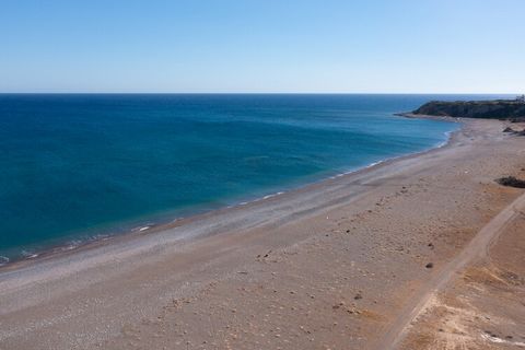 Luxuriöse Steinvillen im südöstlichen Teil der Insel Rhodos nahe des kleinen Dorfes Lachania, nur 150 Meter vom Meer entfernt. Ihr Feriendomizil wurde geschmackvoll und komfortabel eingerichtet und bietet alles, was Sie für einen unvergesslichen Urla...