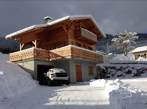 Zu verkaufen: Entdecken Sie dieses prächtige Chalet aus dem Jahr 2008 mit einer Gesamtfläche von 130 m2 auf einem sorgfältig gepflegten und umzäunten Grundstück von 750 m2. Die Lage des Anwesens ermöglicht es Ihnen, einen Panoramablick auf die Berge ...