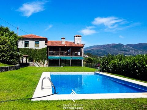 This fantastic 394 m² stone villa occupies a 1928 m² plot and dates back to the 18th and 19th centuries. Located in a rural area, the property is situated on the famous Romanesque route, which adds historical value to its location, with breathtaking ...