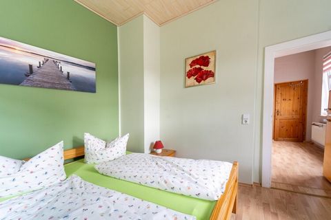 Ontdek sereniteit en comfort in dit prachtige appartement in het pittoreske stadje Thale - Altenbrak. Dit pand combineert moderne voorzieningen perfect met een rustige sfeer en biedt een sereen toevluchtsoord voor zowel natuurliefhebbers als vakantie...