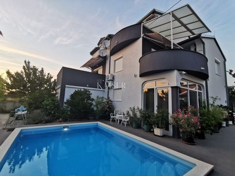 Kaiser Immobilien puts on the market: Luxury Villa with Established Rental Business in Turnje near Zadar For sale is a luxury villa in Turnje, only 350 meters from the sea, located in a quiet street, surrounded by nature and family houses. This villa...